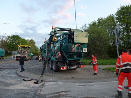 Notfall-Dienst: Ölspurbeseitigung