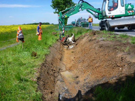 Notfall-Einsatz: Ölverseuchte Rinne